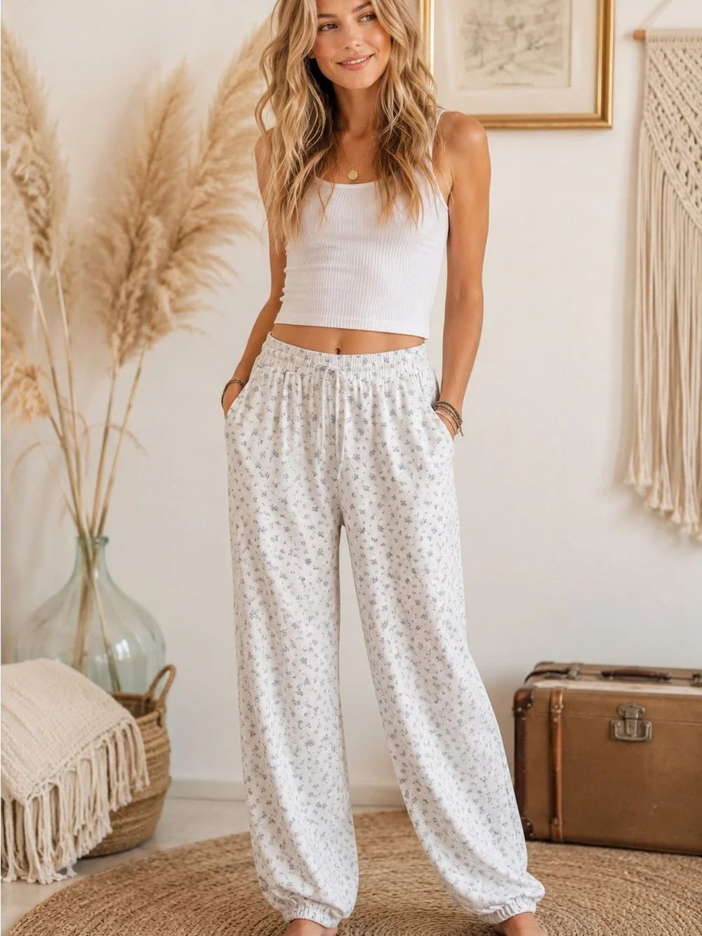 Boutique White and Blue Floral Wide-Leg Cinched Ankle Pants